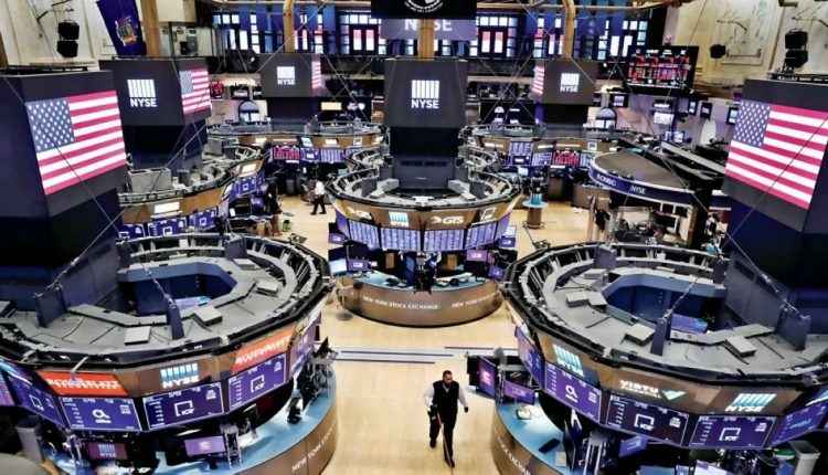 تذبذب في وول ستريت وارتفاع حاد لخام غرب تكساس إلى 111.88 دولار