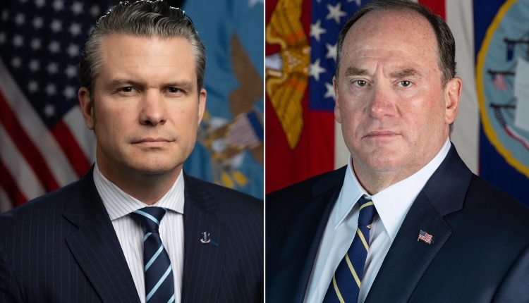 إقالة مفاجئة تهز البنتاغون.. رحيل وزير البحرية الأمريكي جون فيلان في ذروة التصعيد مع إيران