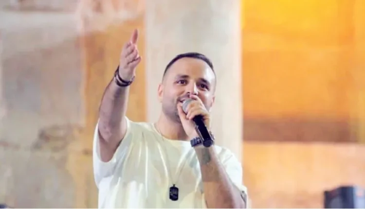 عتب فني في “عيد العلم”.. عيسى السقار يستنكر استبعاده ويؤكد تمسكه بالأردن