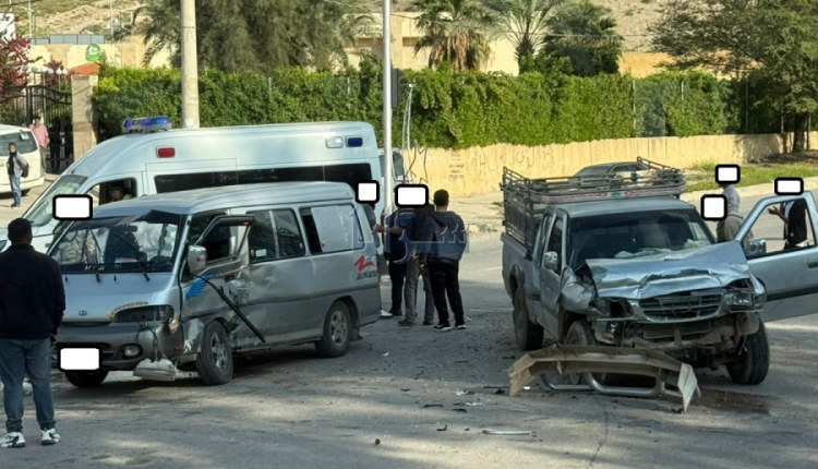 إصابة 11 شخصاً بحادث تصادم بين باص ومركبة في زمالية غرب إربد