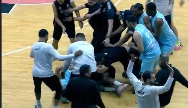 إيقاف مباراة الفيصلي واتحاد عمّان مؤقتًا بعد مشاجرة داخل الملعب