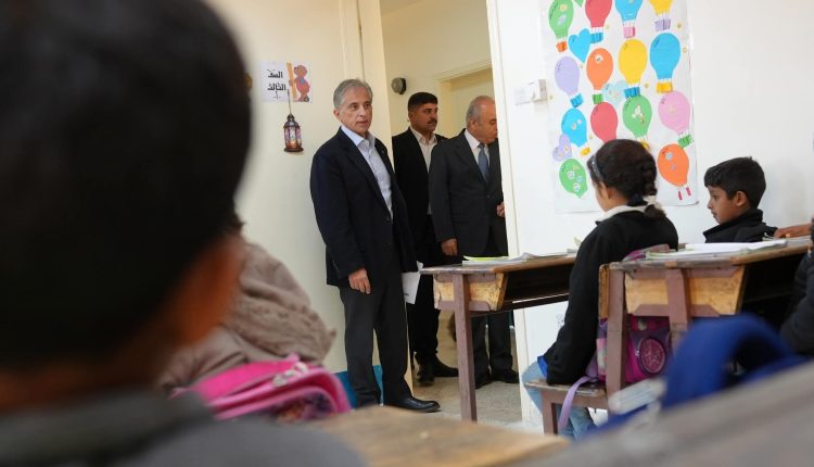 رئيس الوزراء يتفقد مشاريع خدمية وتنموية في معان والكرك والأغوار الجنوبية ويؤكد تسريع التنفيذ وتحسين الخدمات