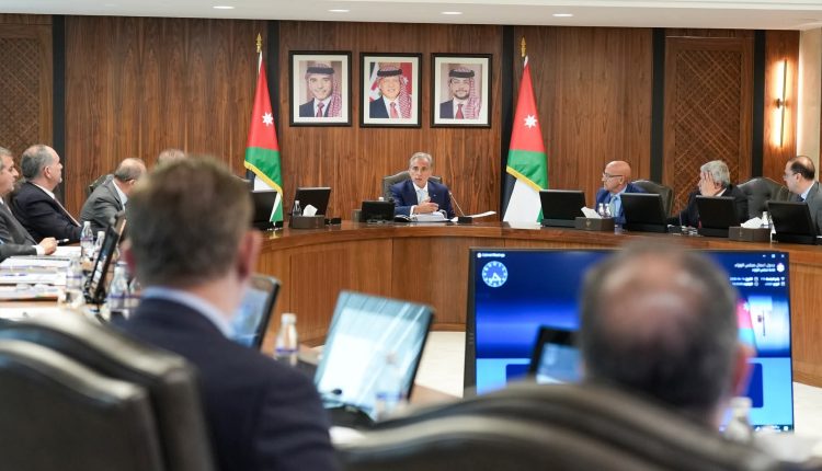 قرارات حكومية شاملة: تعديلات على قانون الجامعات وإطلاق أكاديمية الإدارة الحكومية ودعم البترا بـ2 مليون دينار