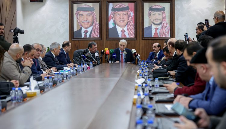 “الإعلام النيابية “تبحث دور الإعلام في مواجهة الشائعات وتعزيز الاستقرار   