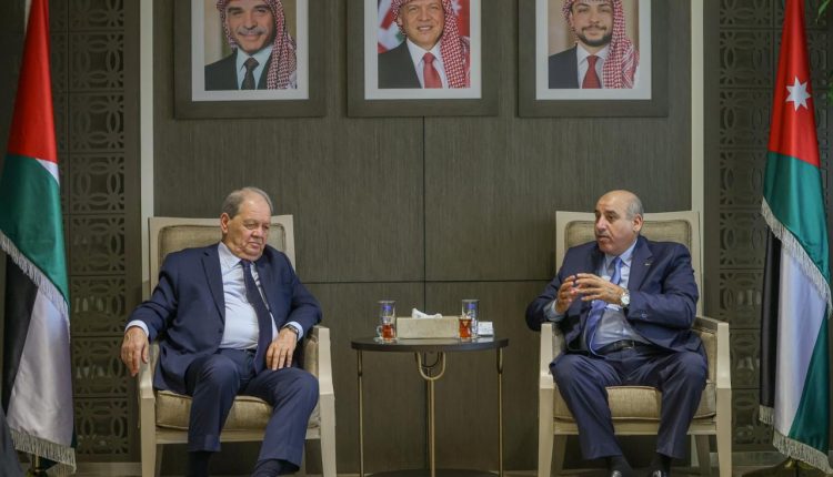 القاضي وفتوح: مواقف الملك تعزز صمود الفلسطينيين 