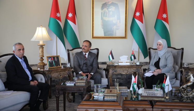 وزير الثقافة يلتقي السفير الباكستاني