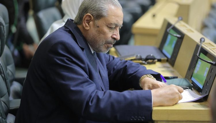 النائب الدهيسات مهنئاً بعيد العمال: مسؤوليتنا في مجلس النواب الوقوف إلى جانبهم