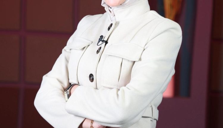 خبيرة نفسية: سعادة المرأة واستقرار المجتمع يتحققان بالفعل لا بالشعارات