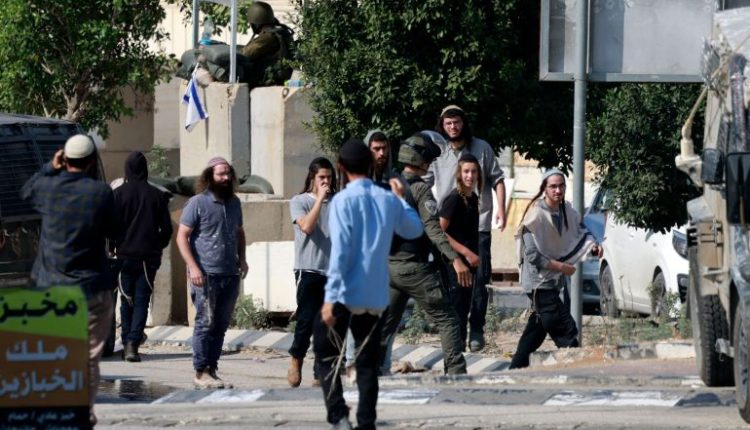 تقرير حقوقي يتهم جنودًا ومستوطنين إسرائيليين باستخدام العنف الجنسي لتهجير الفلسطينيين في الضفة الغربية