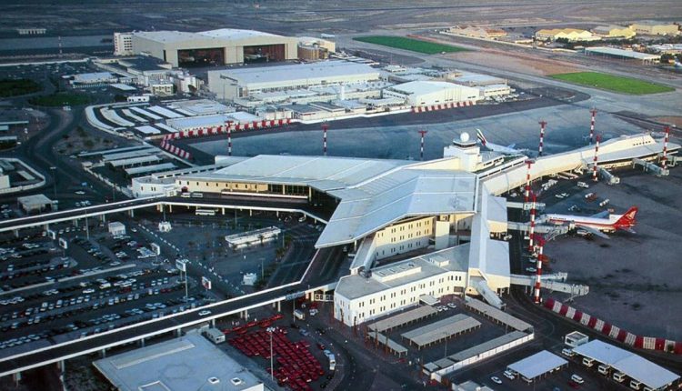 الكويت تعيد فتح مجالها الجوي وتشغيل مطارها الدولي تدريجياً بعد توقف دام أسابيع