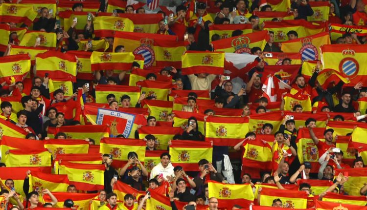 فيفا يفتح تحقيقًا تأديبيًا ضد الاتحاد الإسباني بسبب هتافات عنصرية معادية للإسلام خلال مباراة ودية