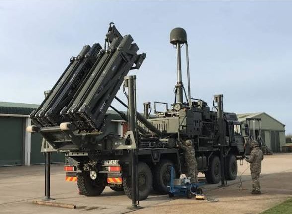 بريطانيا تنشر منظومة دفاع جوي في الكويت بعد هجوم مسيّرات على منشأة نفطية