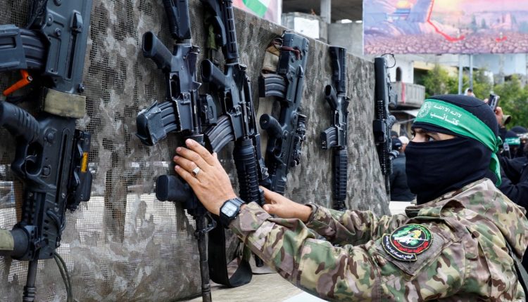 مهلة حاسمة لحماس خلال 24 ساعة وسط ترقب إسرائيلي وخطة دولية لنزع السلاح في غزة