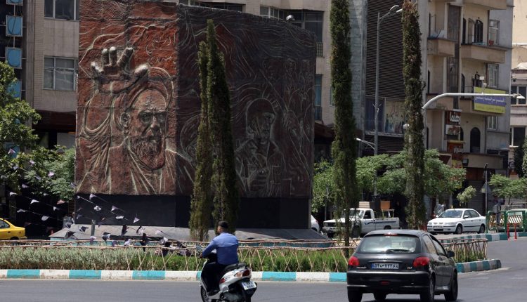 عودة الحياة تدريجيًا إلى طهران بعد وقف إطلاق النار… لكن أزمة الاقتصاد تُثقل كاهل السكان