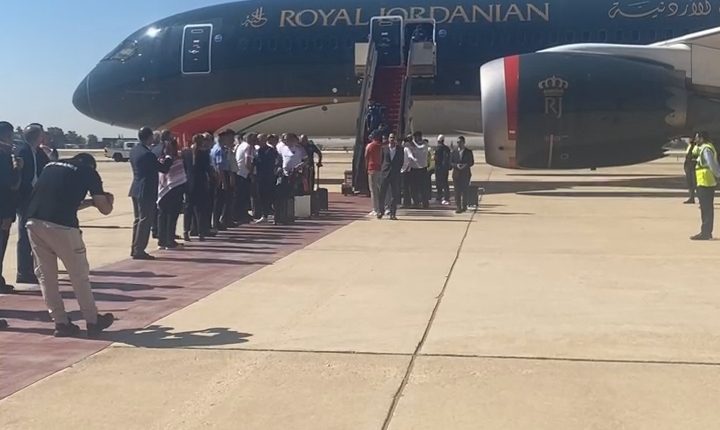 عاجل…وصول طائرة منتخب النشامى إلى مطار الملكة علياء