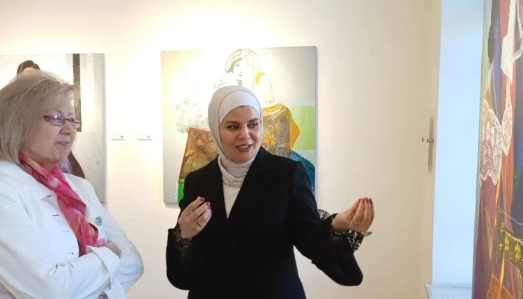 “ما وراء الانتظار”.. معرض تشكيلي للفنانة أسماء صبيح يفيض بروح المرأة والطبيعة.