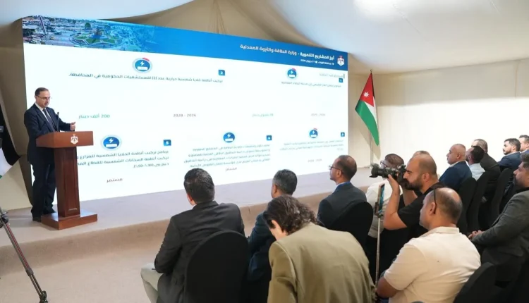 المومني.. مجلس الوزراء يُقر جملة من القرارات التنموية والاقتصادية خلال جلسته بالزرقاء