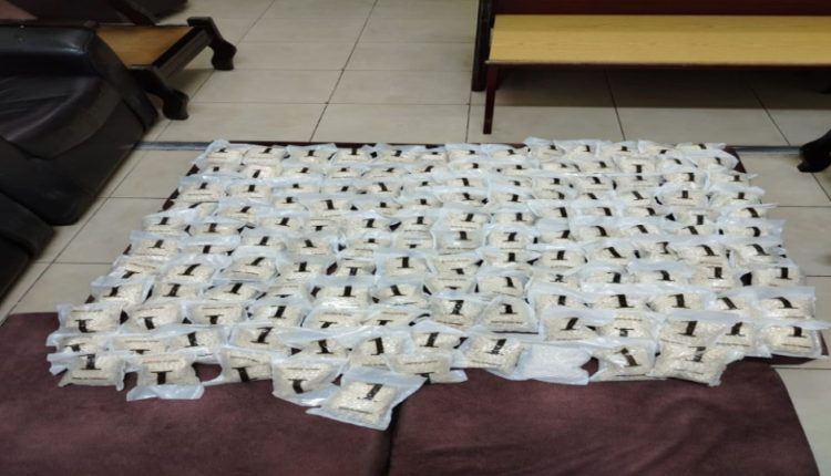 ضربات متتالية لشبكات التهريب: إحباط تهريب 6 لترات كوكايين سائل وضبط مطلوب “خطير” بالمفرق
