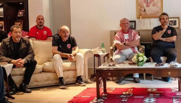 الشماغ الأردني حاضر في حضرة القائد.. الملك يواكب الظهور العالمي الأول للنشامى