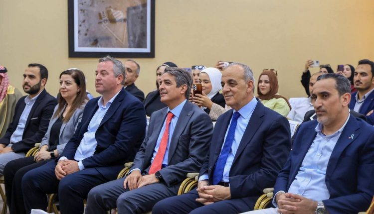 وزيرا السياحة والشباب يطلعان على مخرجات برامج تدريبية متخصصة في القطاع السياحي في رحاب