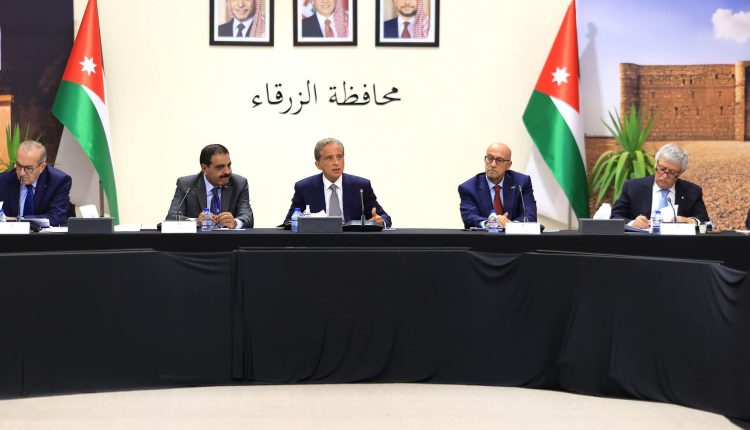 رئيس الوزراء: 800 مليون دينار لتنمية الزرقاء.. واقتصادنا يمضي في المسار الصحيح.. والاعتداء على الأمن “خط أحمر”