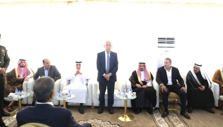 رئيس الديوان الملكي يعزي عشيرة الفايز في القسطل