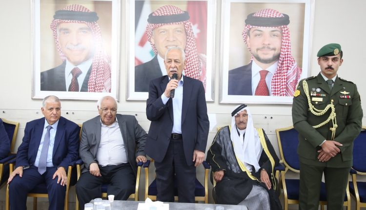 مندوبا عن الملك وولي العهد.. العيسوي يعزي عشيرة المعايطة