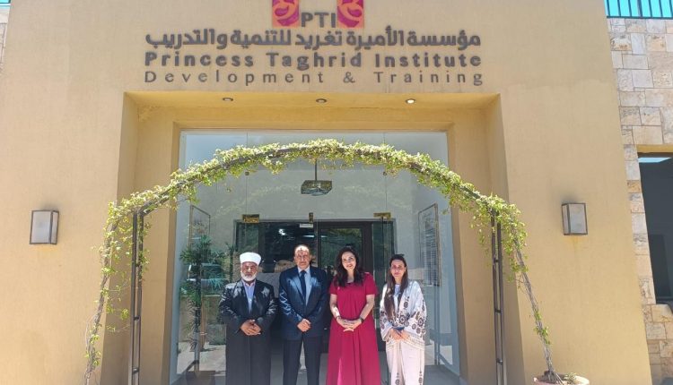 مدير عام الهيئة الهاشمية للمصابين العسكريين يزور مؤسسة الأميرة تغريد للتنمية والتدريب