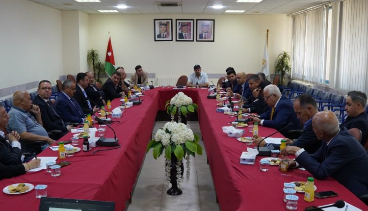 مجلس ادارة المدن الصناعية يلتقي مستثمري مدينة الحسن الصناعية ويشهد افتتاح استثمار غذائي
