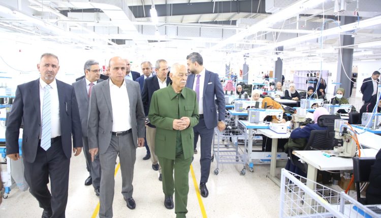 رئيس الديوان الملكي يتفقد مشاريع مبادرات ملكية في الكرك والعقبة