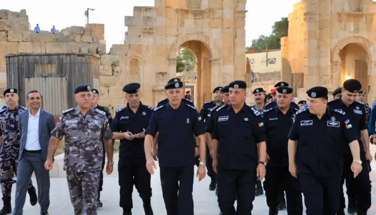 مدير الأمن العام يطّلع على جاهزية الخطط الأمنية لتأمين فعاليات مهرجان جرش