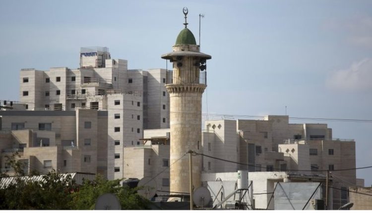 كنيست الاحتلال يصادق تمهيدياً على “قانون المؤذن”.. وتنديد فلسطيني واسع بـ”الإرهاب التشريعي والحرب الدينية”