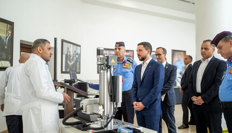 ولي العهد يزور إدارة المختبرات والأدلة الجرمية ويوجه بمواصلة مواكبة أحدث التقنيات