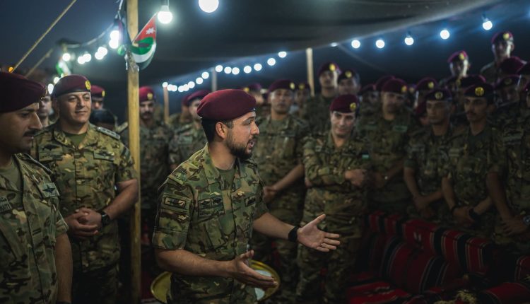 بحضور رفاق السلاح: الكتيبة الخاصة/ 101 تُقيم أمسية تكريمية لولي العهد بمناسبة اختتام خدمته فيها