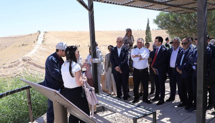 تدشين المرحلة التنفيذية لمشروع تطوير موقع مكاور الأثري لتعزيز التنمية المحلية المستدامة