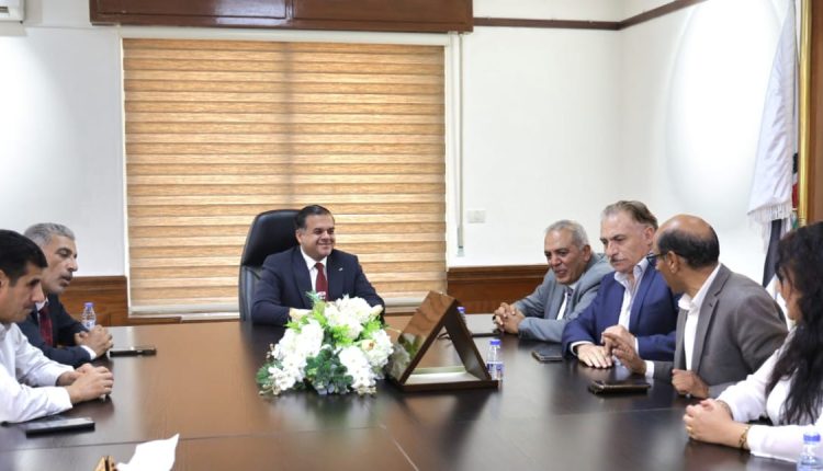 المدير التنفيذي لمهرجان جرش يبحث تعزيز الشراكة مع وفد “المسرح الحر” بحضور نقيب الفنانين