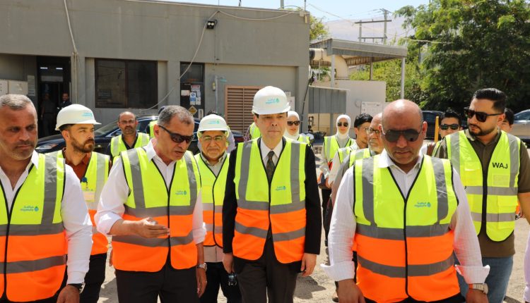 امين عام سلطة المياه والسفير الياباني يتفقدان مشروع تطوير نظام التزويد المائي في محطة زي بدعم من الحكومة اليابانية