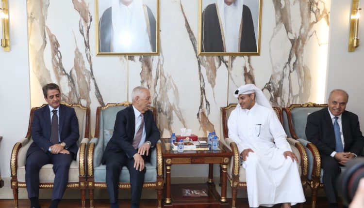 العيسوي يقدم واجب العزاء بوفاة الأمير الشيخ حمد بن خليفة آل ثاني