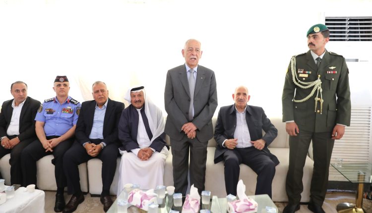 مندوبا عن الملك وولي العهد.. العيسوي يعزي المعاعية وعكروش