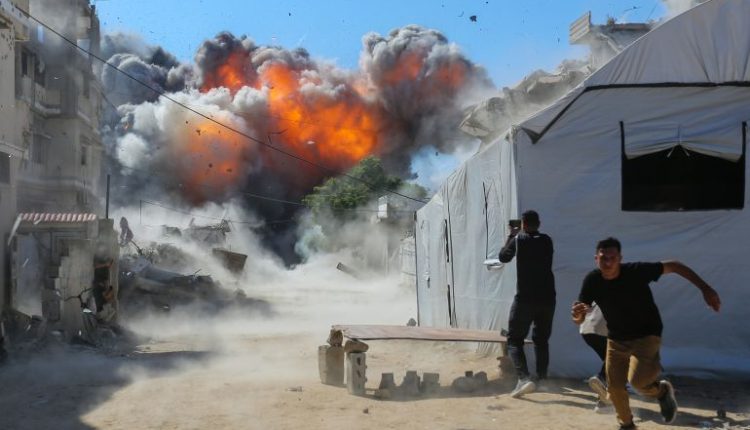 تصعيد متواصل في القطاع: غارات إسرائيلية تستهدف منازل ومركبات في غزة وخان يونس ومخيم جباليا و13 شهيداً في غزة خلال 24 ساعة