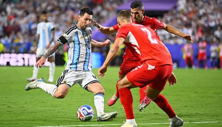 سيناريو دراماتيكي.. الأرجنتين تُقصي سويسرا بعشرة لاعبين وتضرب موعداً ثأرياً مع إنجلترا