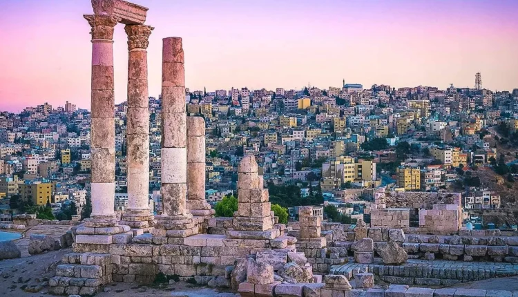 الثلاثاء أجواء حارة نسبياً إلى حارة جداً في أغلب المناطق تسبق انخفاضاً متوقعاً على الحرارة الجمعة