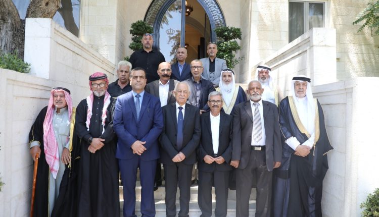 خلال لقائه وفدا من مجلس عشائر جبل الخليل بالأردن*        *العيسوي: الرؤية الملكية جعلت الأردن مركزا واعدا للاستثمار ونموذجا في الاعتدال
